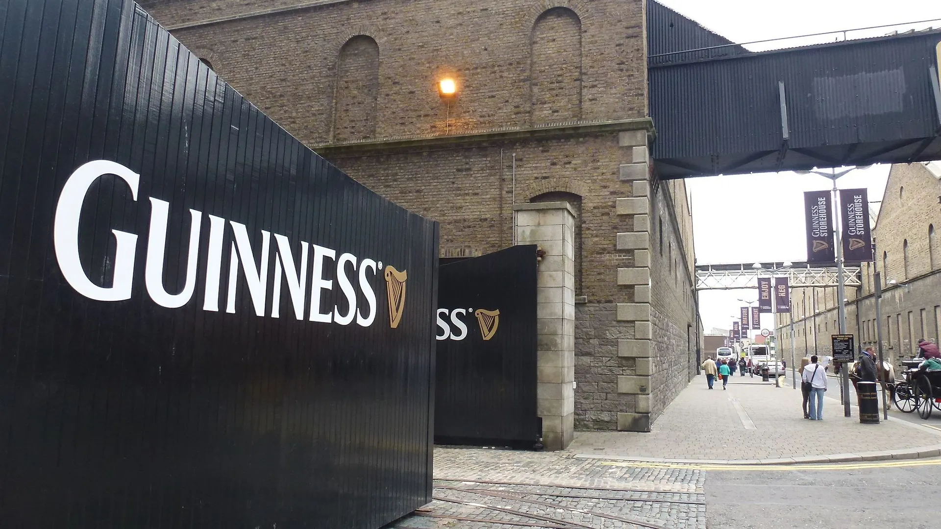 Grand Canal Quay Apt Sleeps 10 Dublin